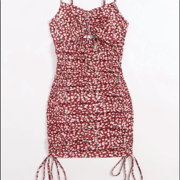 Cut Out Drawstring Red Floral Pattern Dress - Picture 3 of 3